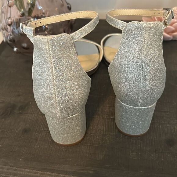 GUC Betsey Johnson Silver Glitter Heels - Picture 4 of 7